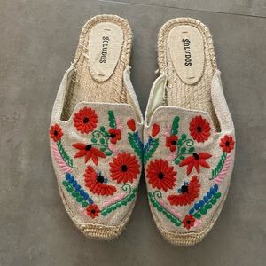 Embroidered Soludos